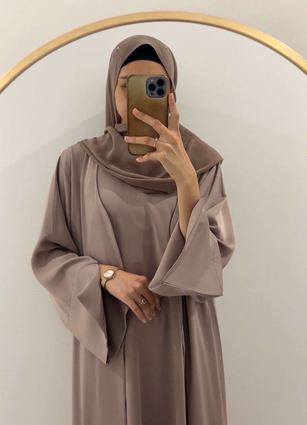 Aaliyah Abaya